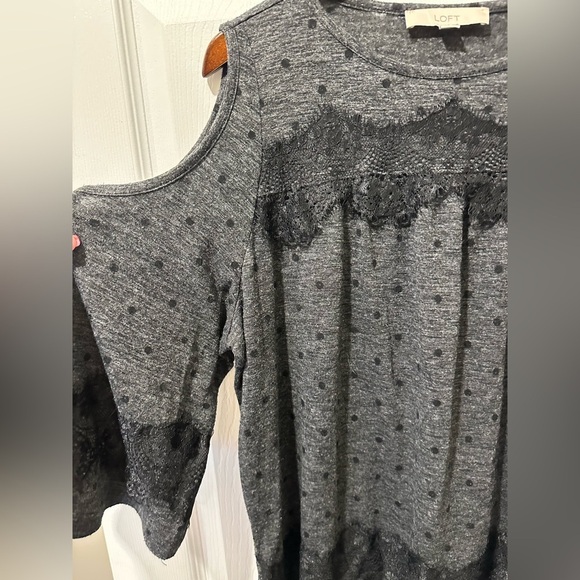ANN TAYLOR LOFT L Gray Knit Black Polka Dot Lace Open Shoulder R $69 - Picture 3 of 10